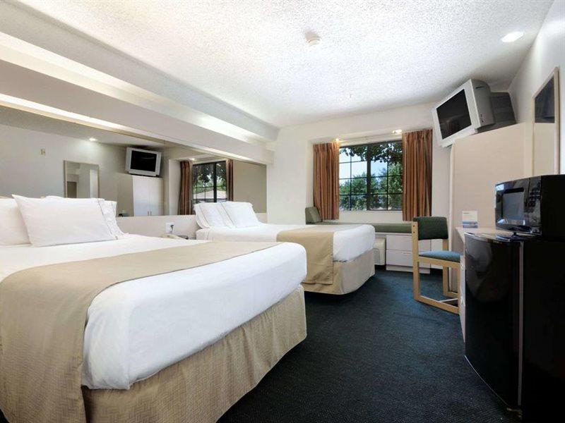 Travelodge By Wyndham Arlington/Dallas Area Ngoại thất bức ảnh