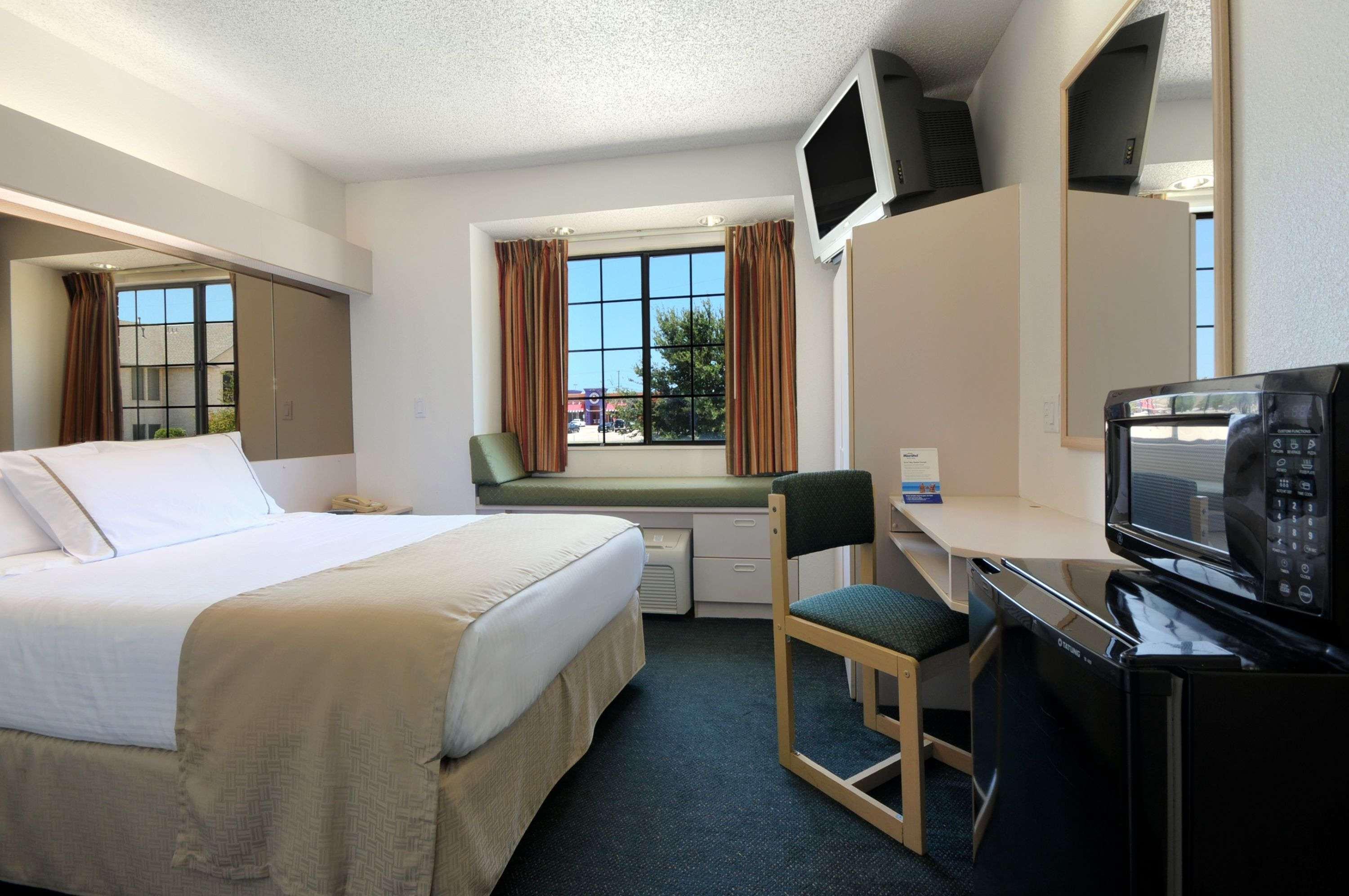 Travelodge By Wyndham Arlington/Dallas Area Ngoại thất bức ảnh