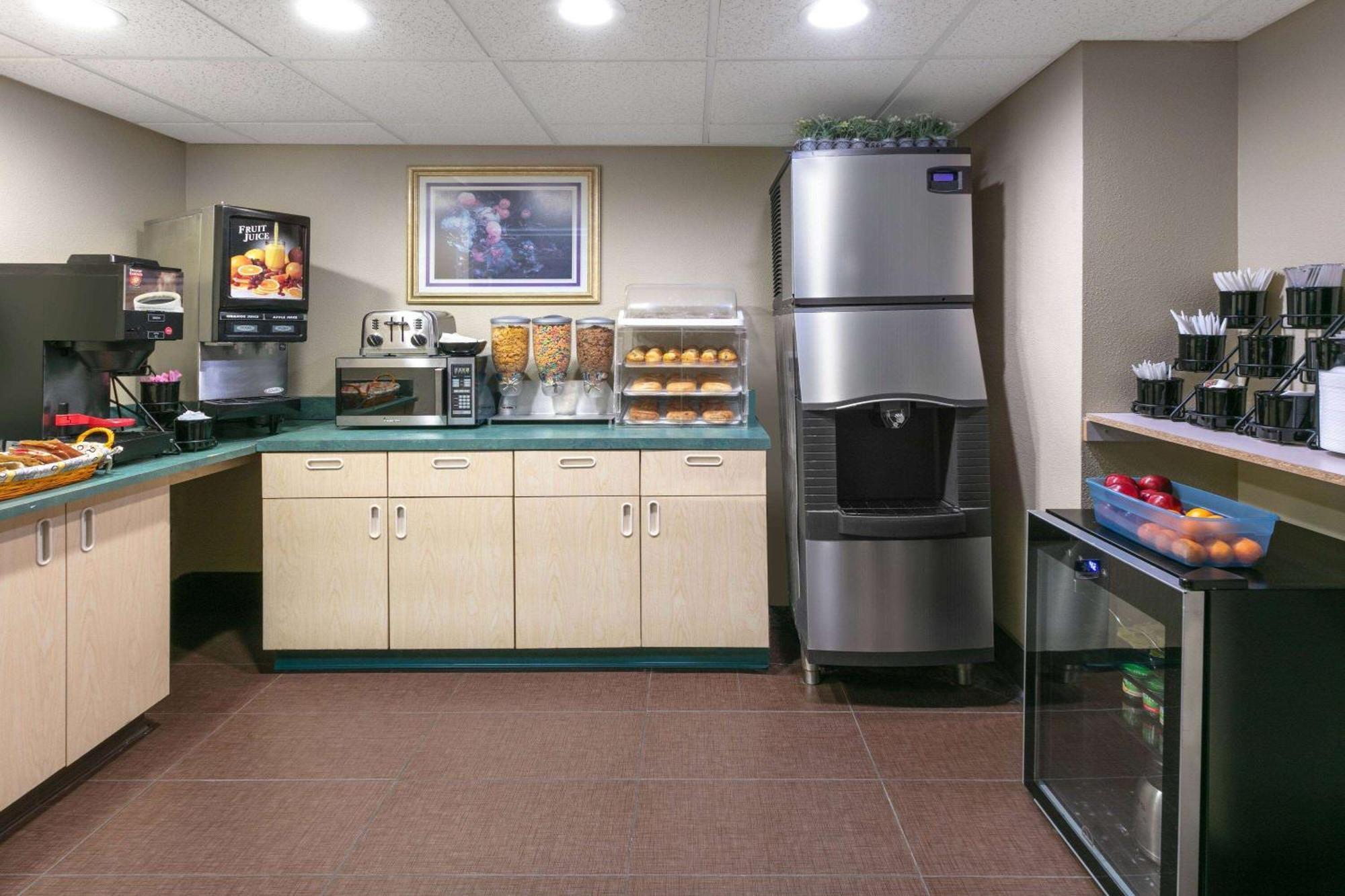 Travelodge By Wyndham Arlington/Dallas Area Ngoại thất bức ảnh