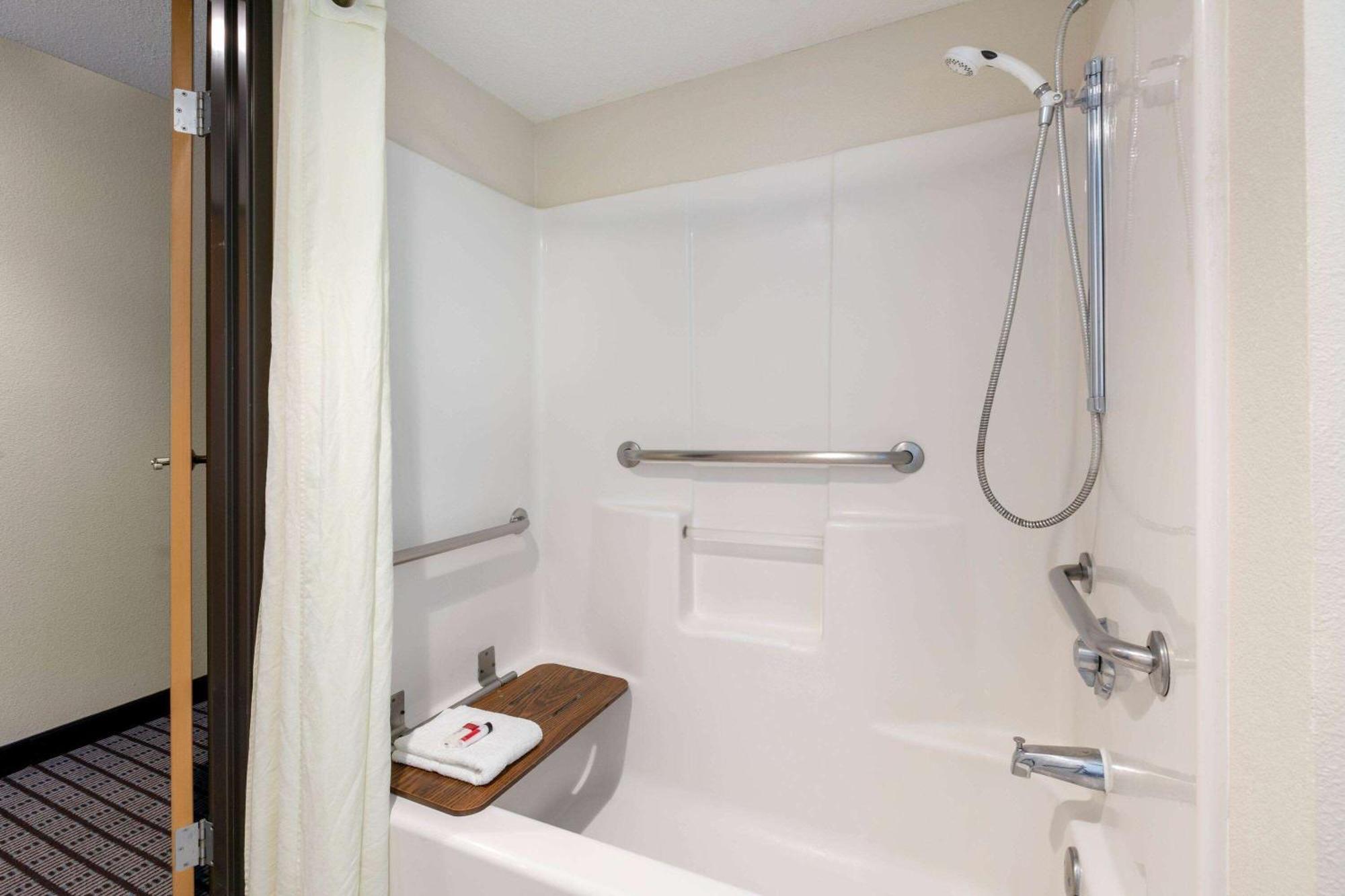 Travelodge By Wyndham Arlington/Dallas Area Ngoại thất bức ảnh