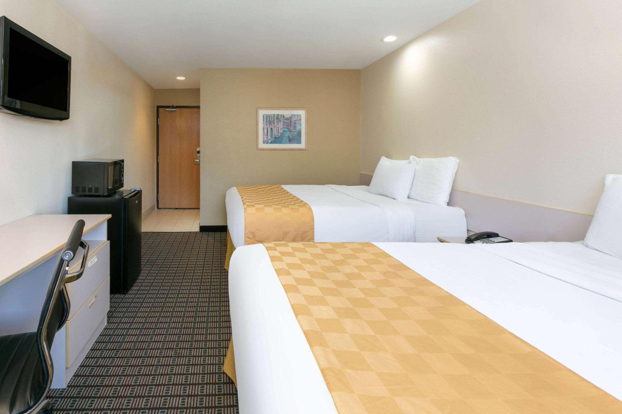 Travelodge By Wyndham Arlington/Dallas Area Ngoại thất bức ảnh