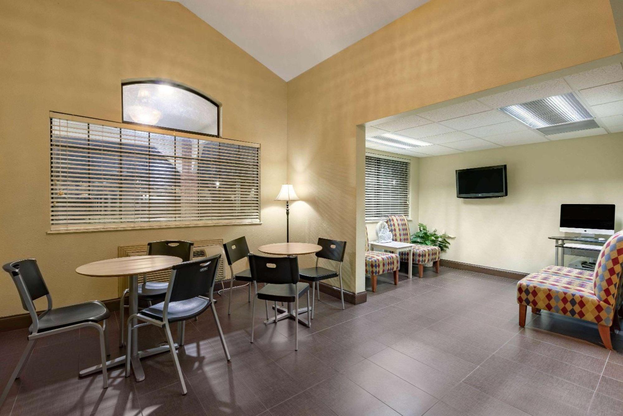 Travelodge By Wyndham Arlington/Dallas Area Ngoại thất bức ảnh