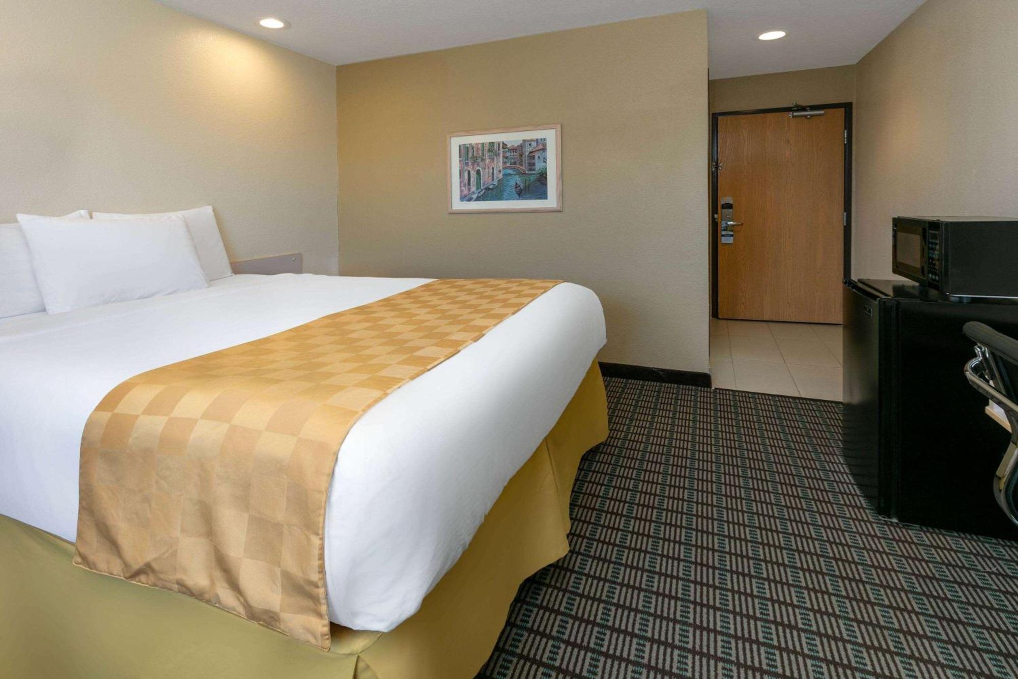 Travelodge By Wyndham Arlington/Dallas Area Ngoại thất bức ảnh