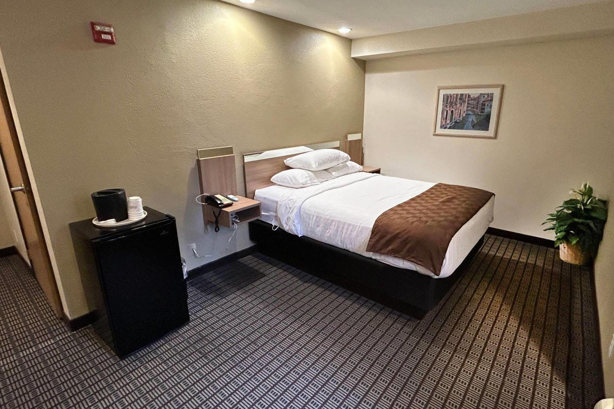 Travelodge By Wyndham Arlington/Dallas Area Ngoại thất bức ảnh