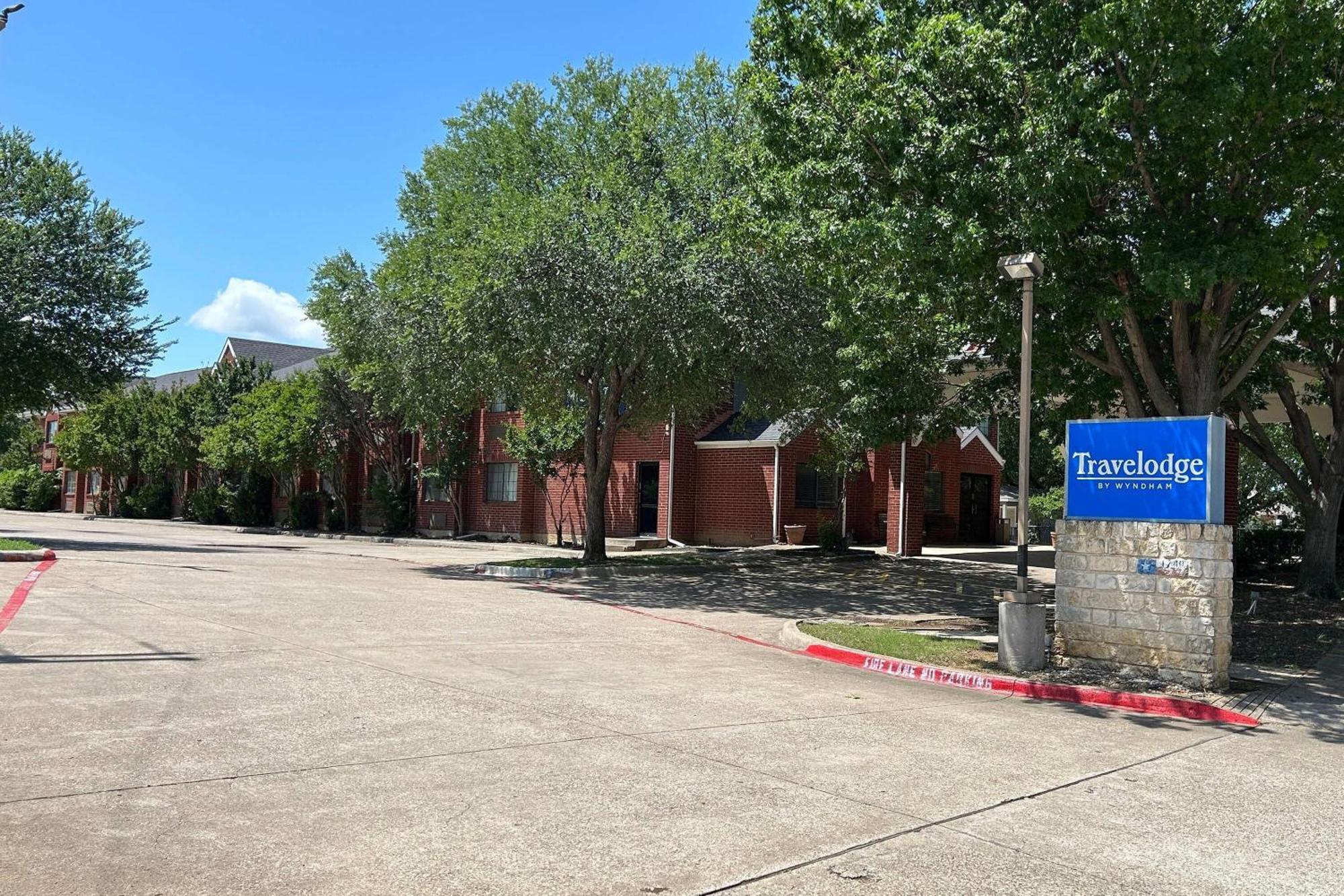 Travelodge By Wyndham Arlington/Dallas Area Ngoại thất bức ảnh