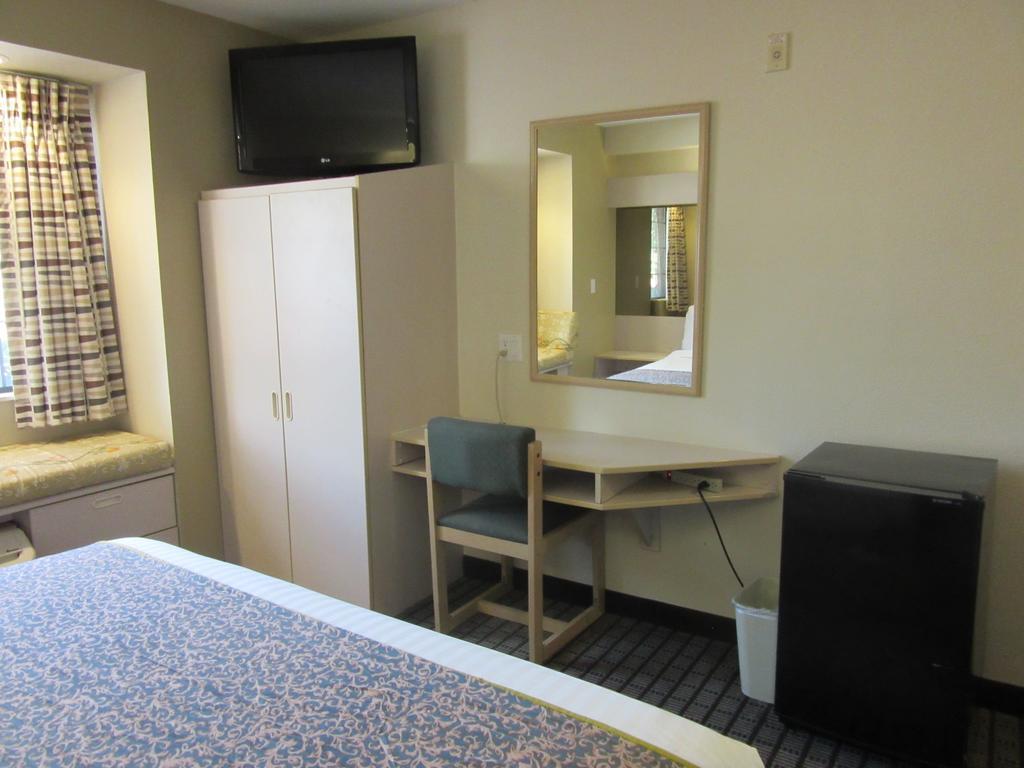 Travelodge By Wyndham Arlington/Dallas Area Ngoại thất bức ảnh