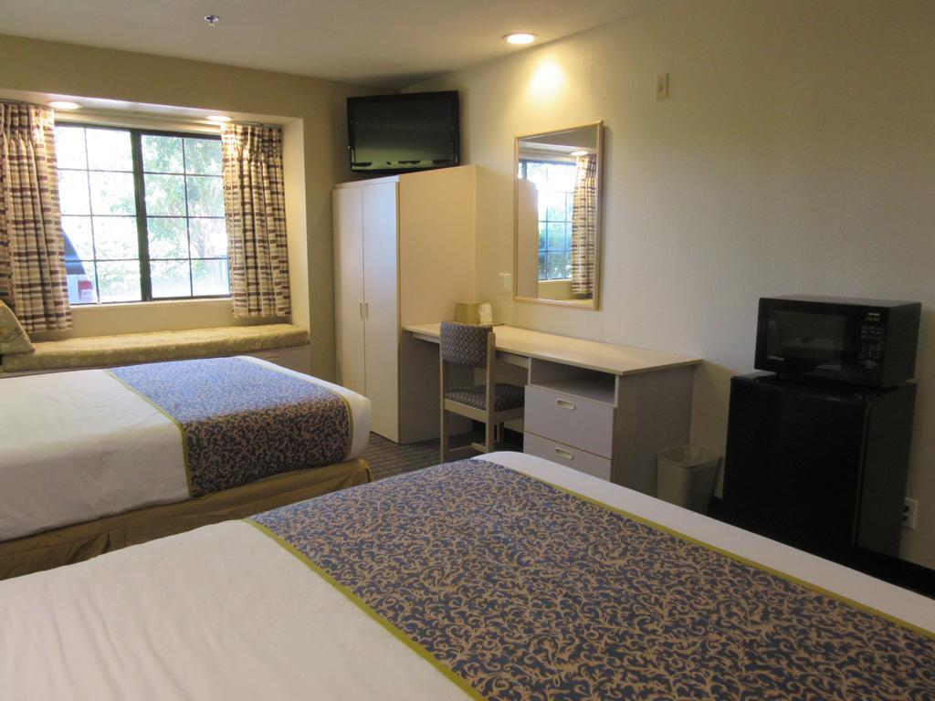 Travelodge By Wyndham Arlington/Dallas Area Ngoại thất bức ảnh